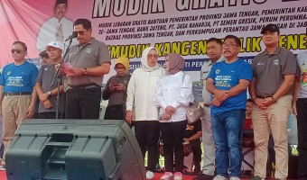 DR Hj Eko Suwarni SH MH Turut Melepas Pemudik Gratis Asal Jawa Tengah